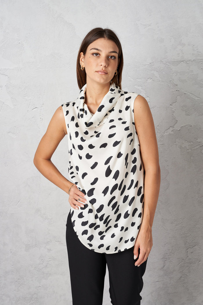 Sleeveless blouse with print