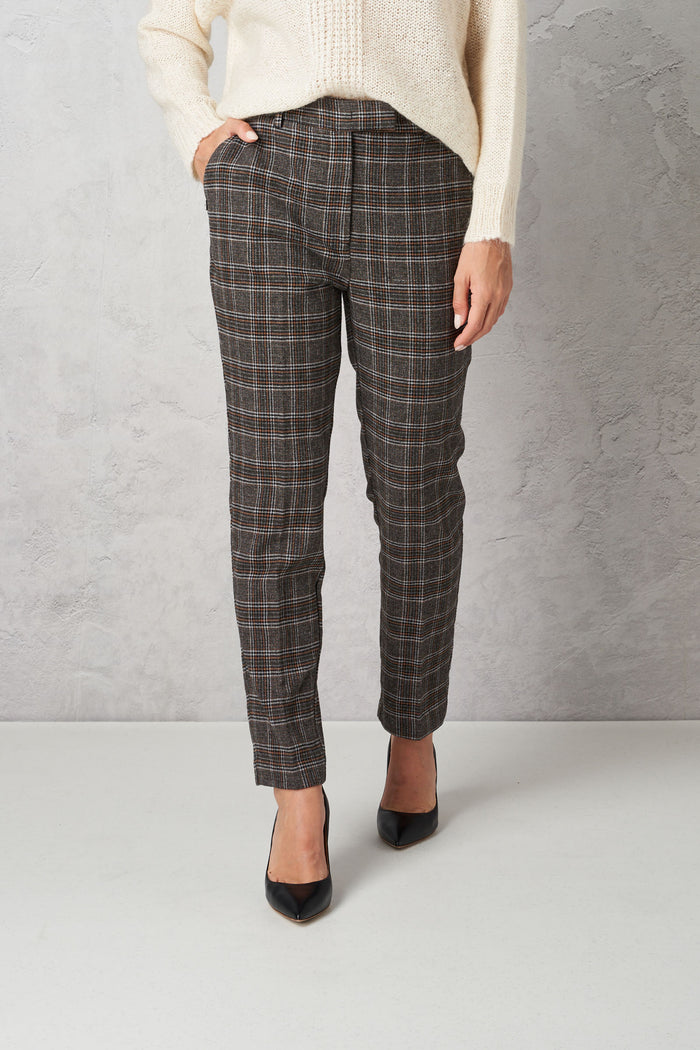 Chino trousers with Prince of Wales pattern