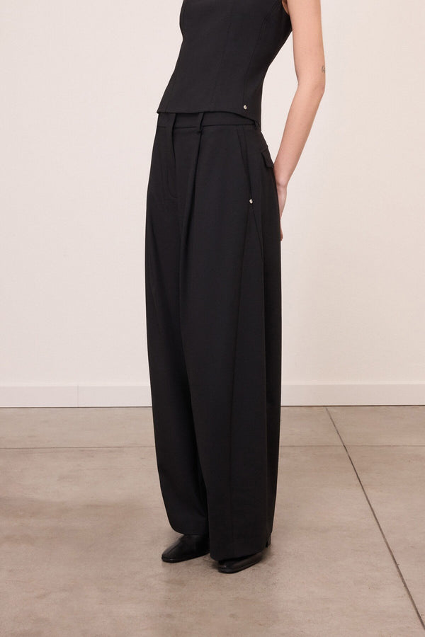 Pantaloni svasati