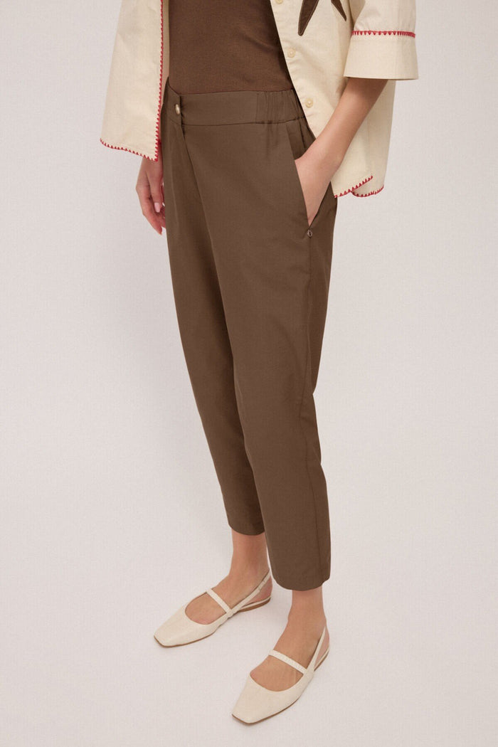 Pantalone carrot in popeline