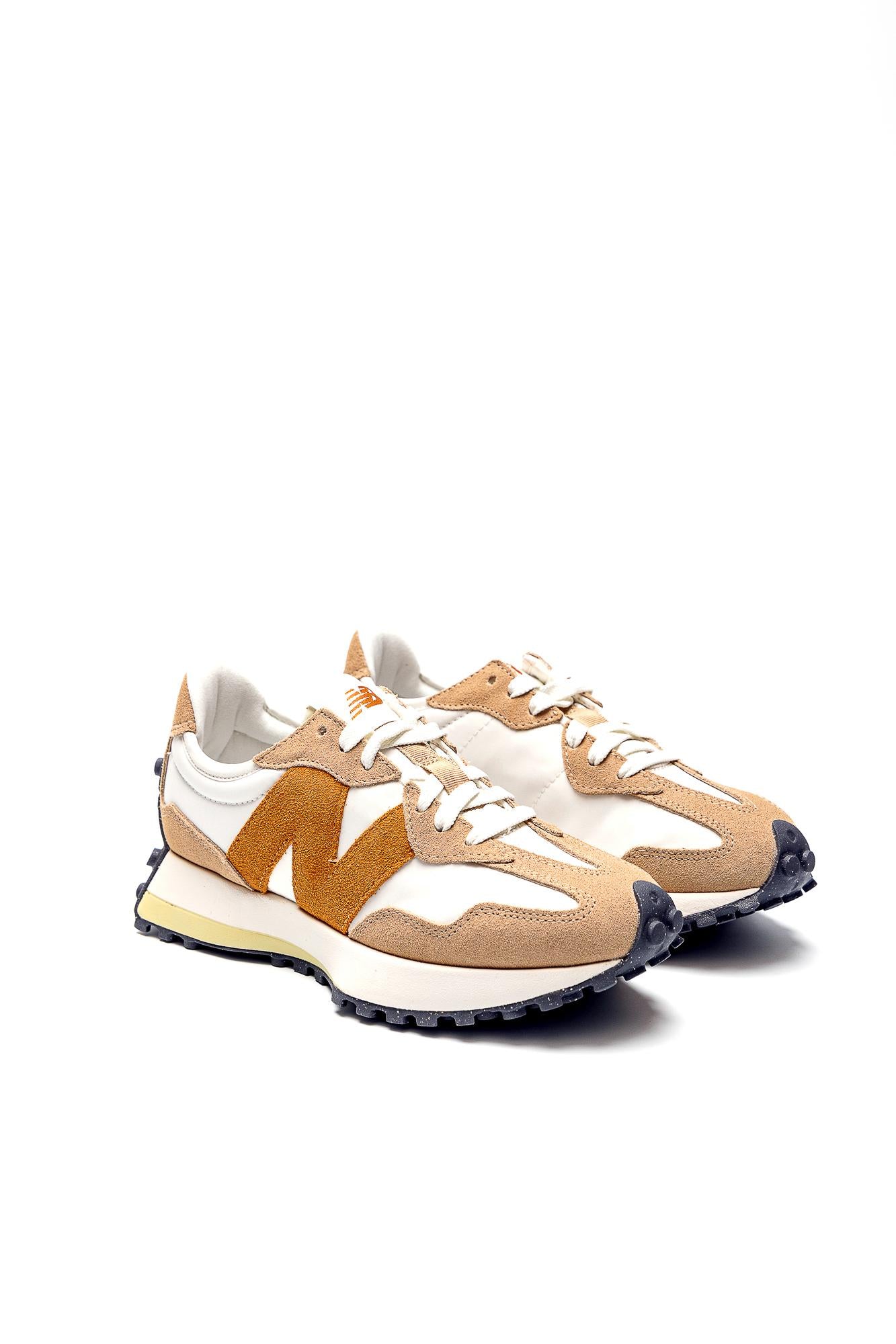 new balance 327 tobacco Women's (WS327RA) Sea Salt / 12 / B paying homage to New Balances heritage while giving the shoe a bold Buy New Balance Unisex 327