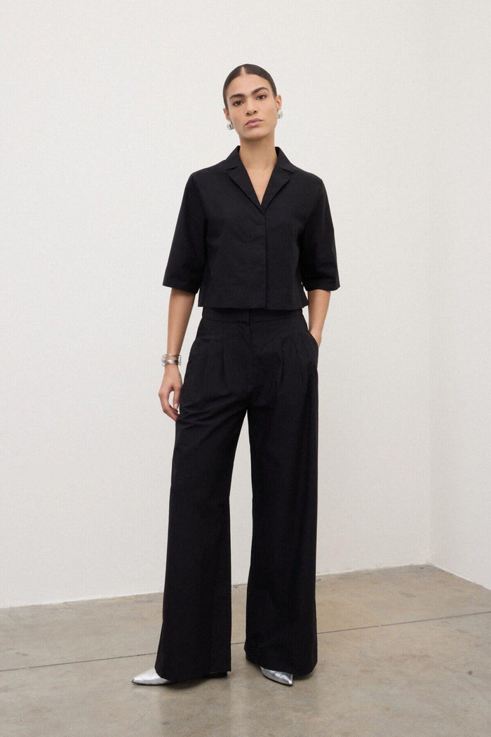 Pantalone ampio con pince-2