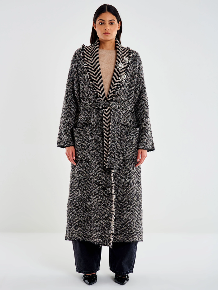 Cappotto in maglia con spille-2