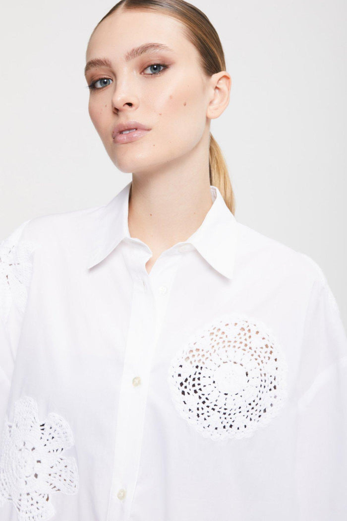 Camicia in cotone con applicazioni crochet-2
