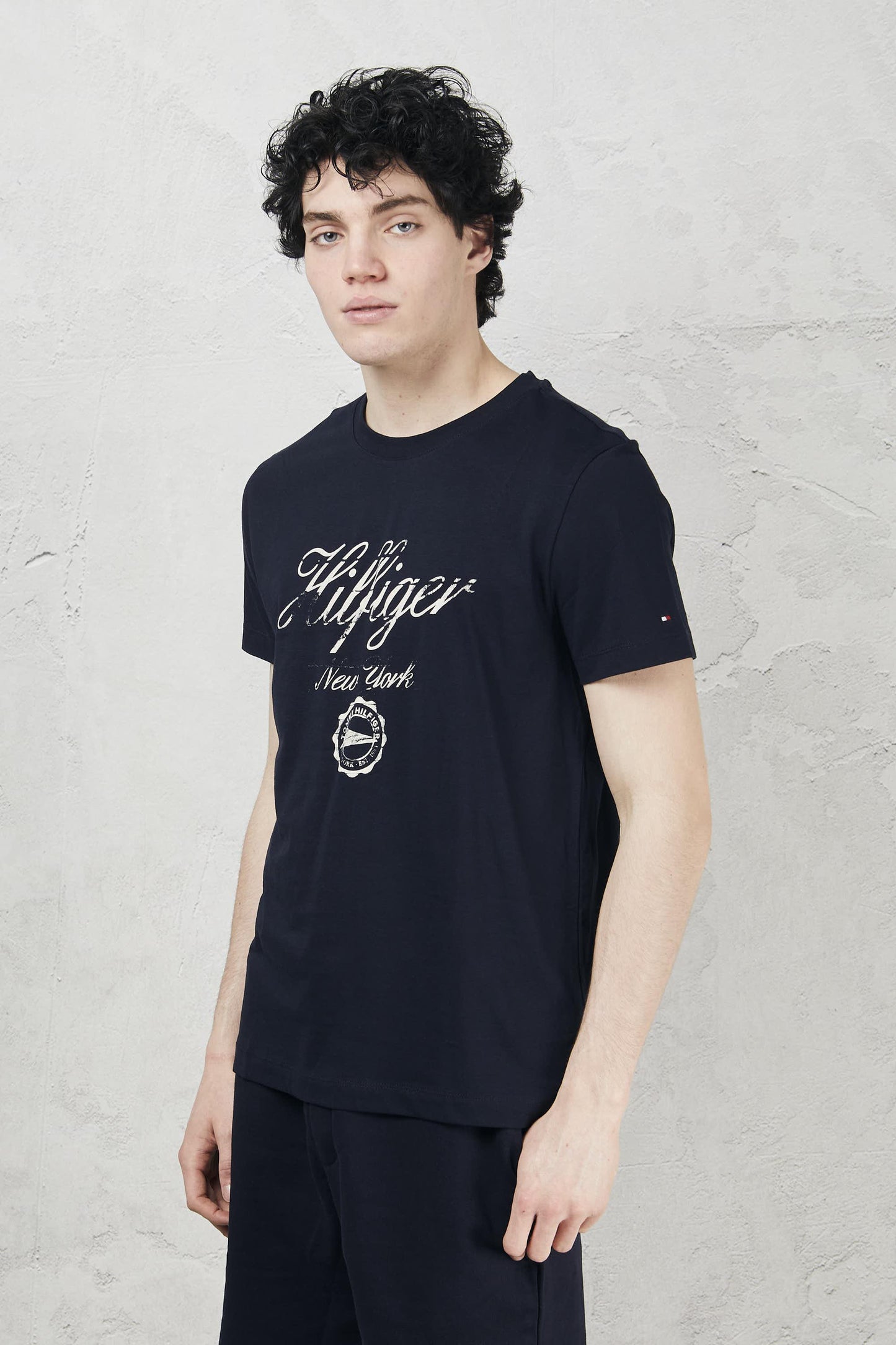 TOMMY HILFIGER T-shirt