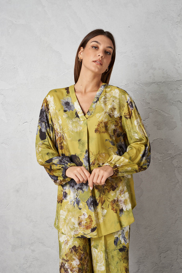 Blusa con piega e stampa floreale