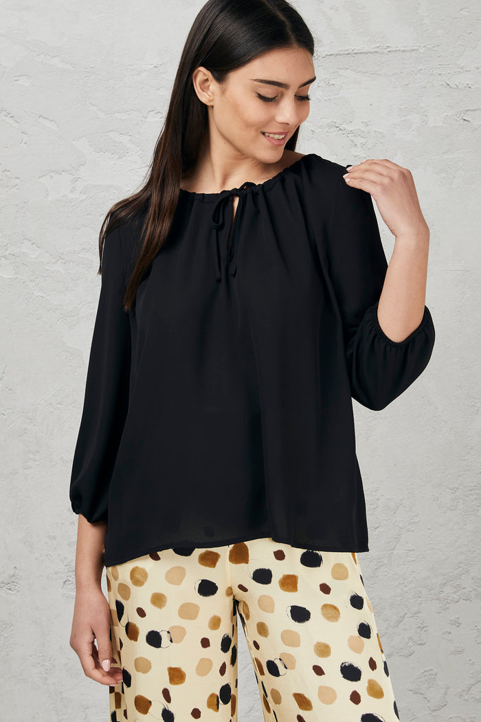 Blouse with three-quarter sleeves